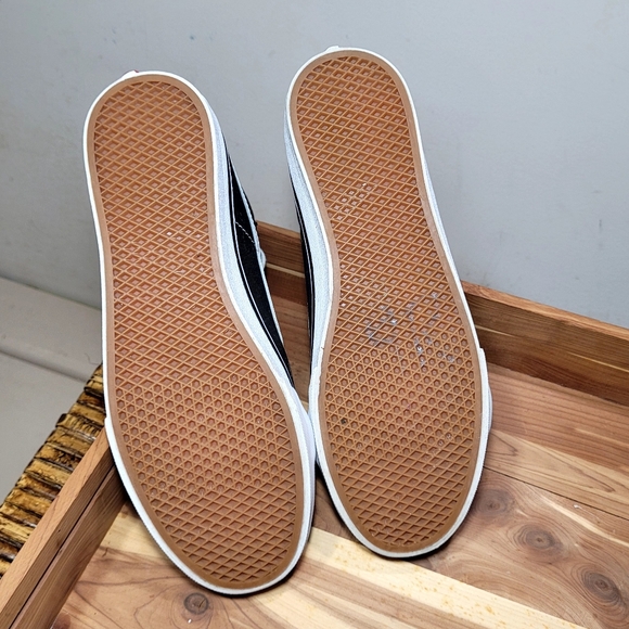 Vans Sk8-Hi sneakers in the classic Black/White color HIGH TOPS WMNS 8.5/MENS 7 - Picture 13 of 16